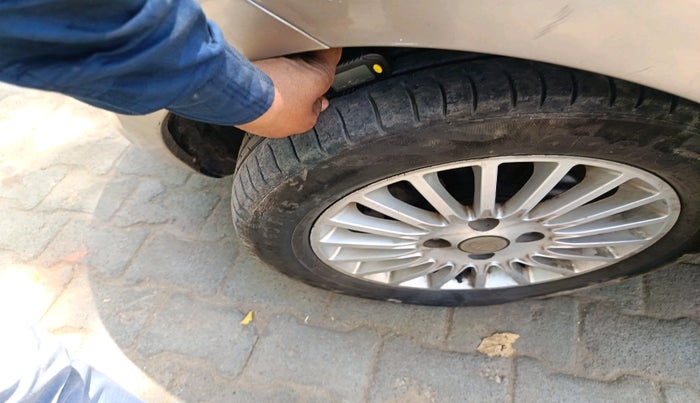 2014 Tata Zest XMS PETROL, Petrol, Manual, 89,054 km, tyre