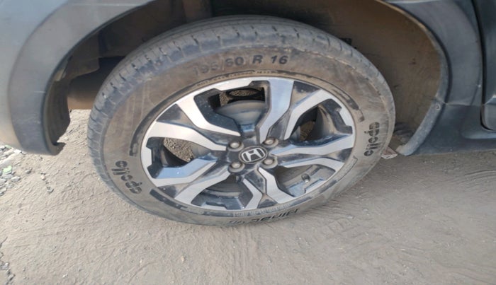 2017 Honda WR-V 1.5L I-DTEC VX MT, Diesel, Manual, 76,288 km, tyre