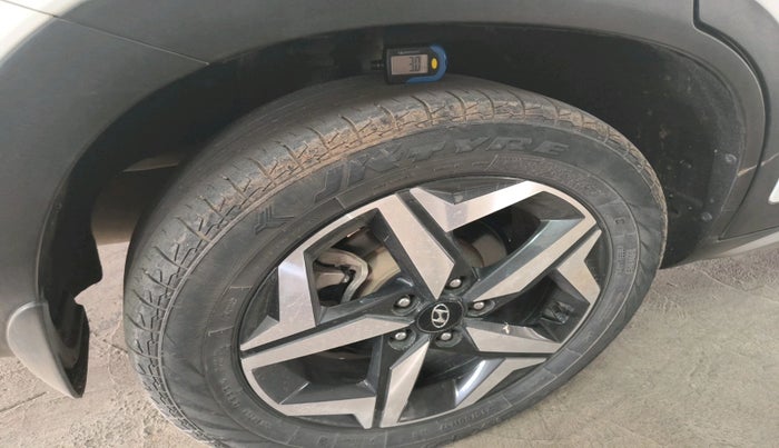 2022 Hyundai ALCAZAR PRESTIGE(O) EXE 1.5 AT 7STR, Diesel, Automatic, 93,332 km, tyre