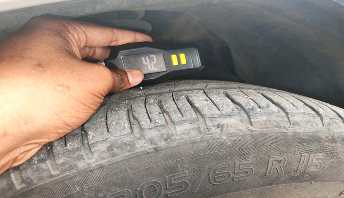 2011 Maruti SX4 VXI, Petrol, Manual, 88,087 km, tyre