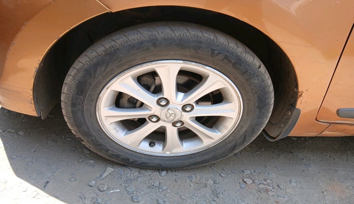 2014 Hyundai Grand i10 ASTA AT 1.2 KAPPA VTVT, CNG, Automatic, 88,168 km, tyre