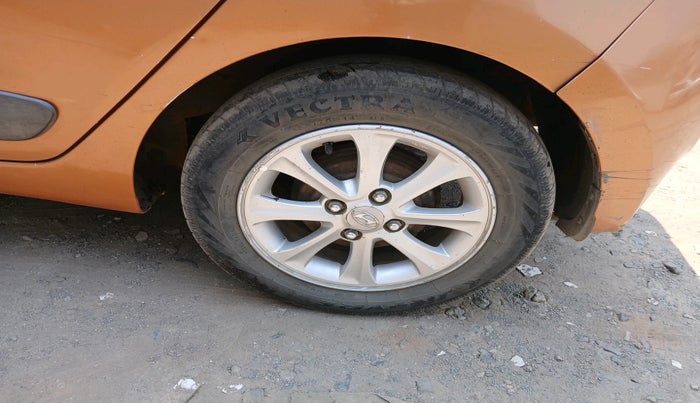 2014 Hyundai Grand i10 ASTA AT 1.2 KAPPA VTVT, CNG, Automatic, 88,168 km, tyre