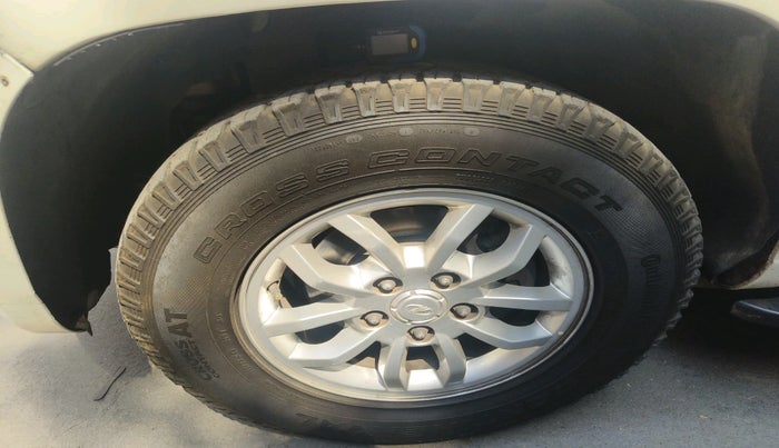 2018 Mahindra TUV300 T8, Diesel, Manual, 96,460 km, tyre