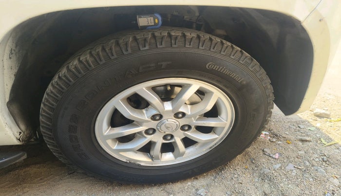 2018 Mahindra TUV300 T8, Diesel, Manual, 96,460 km, tyre