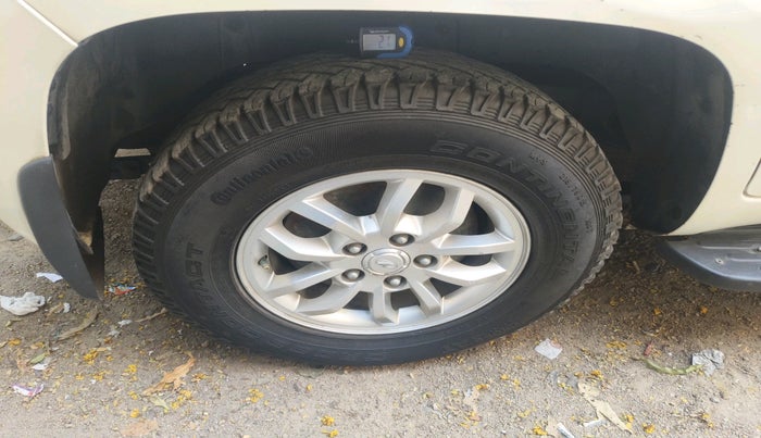 2018 Mahindra TUV300 T8, Diesel, Manual, 96,460 km, tyre