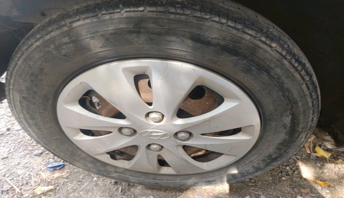 2012 Hyundai i10 SPORTZ 1.2, CNG, Manual, 1,45,615 km, tyre