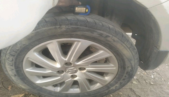 2015 Maruti Swift Dzire ZDI, Diesel, Manual, 1,19,869 km, tyre