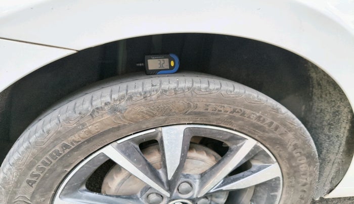 2023 Skoda SLAVIA STYLE 1.5L TSI DSG, Petrol, Automatic, 50,437 km, tyre