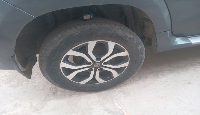 2015 Nissan Terrano XL O (D), Diesel, Manual, 2,86,819 km, tyre