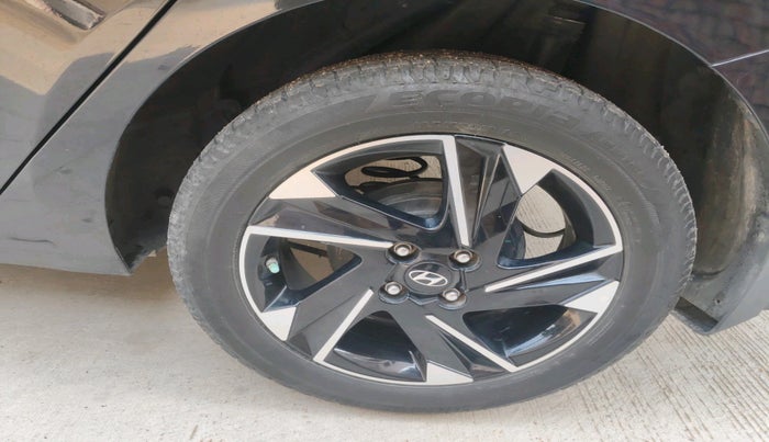 2021 Hyundai Verna SX (O)1.5 VTVT, Petrol, Manual, 57,090 km, tyre