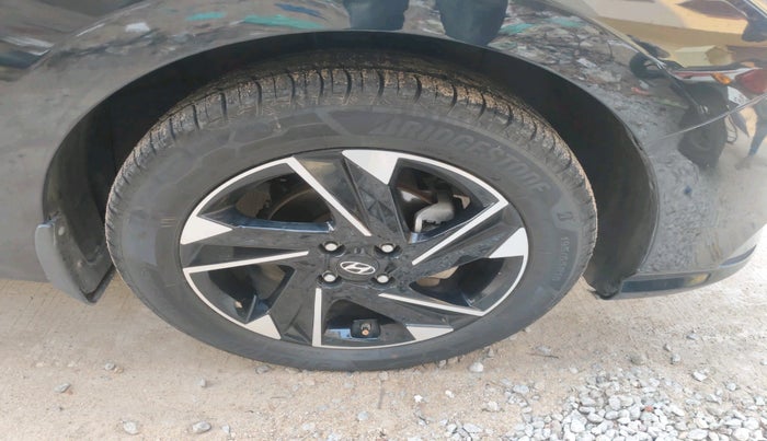 2021 Hyundai Verna SX (O)1.5 VTVT, Petrol, Manual, 57,090 km, tyre