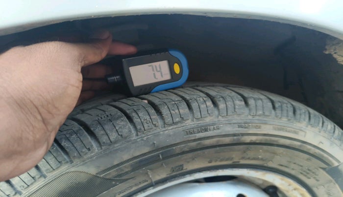 2015 Maruti Alto 800 STD, Petrol, Manual, 63,437 km, tyre