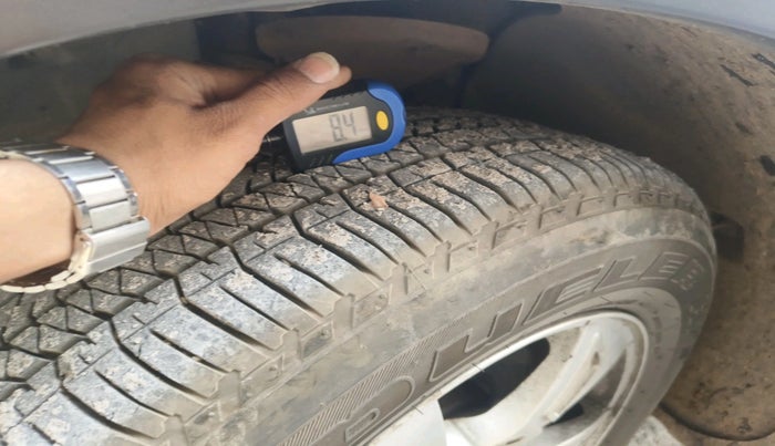 2013 Mahindra XUV500 W8, Diesel, Manual, 1,24,641 km, tyre