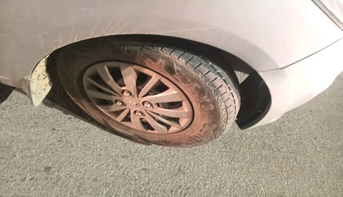 2014 Hyundai i10 SPORTZ 1.1, Petrol, Manual, 74,623 km, tyre