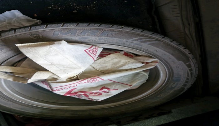 2015 Ford Ecosport TITANIUM 1.0L ECOBOOST, Petrol, Manual, 76,389 km, tyre