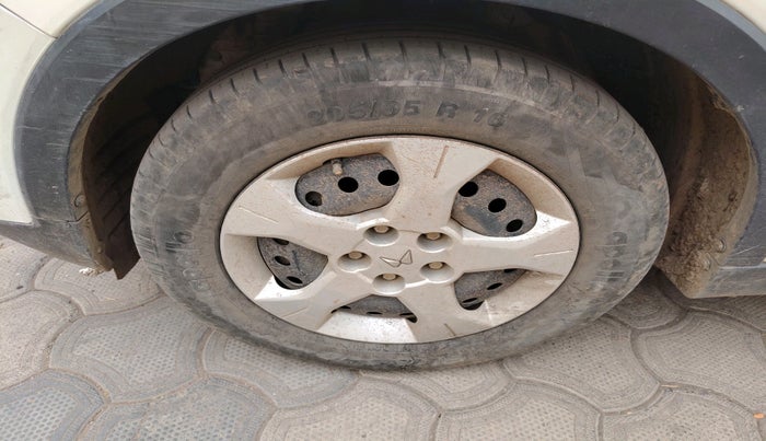 2023 Mahindra XUV300 W6 1.2 PETROL, Petrol, Manual, 24,040 km, tyre