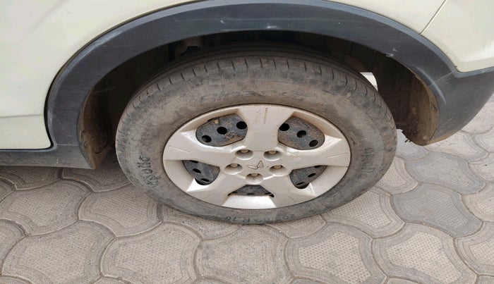 2023 Mahindra XUV300 W6 1.2 PETROL, Petrol, Manual, 24,040 km, tyre