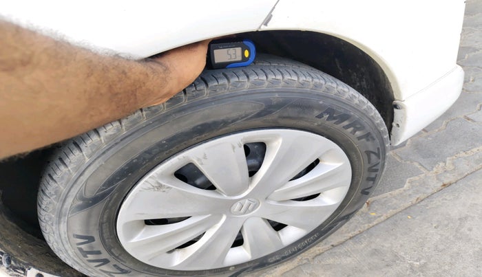 2017 Maruti Ertiga VXI, Petrol, Manual, 23,598 km, tyre