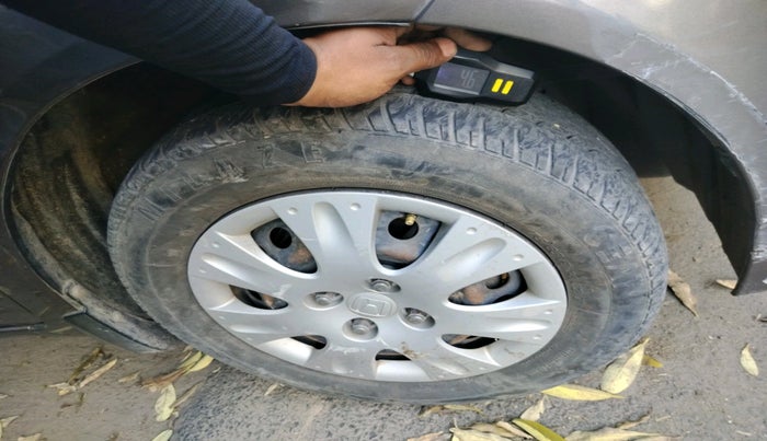 2014 Honda Brio S MT, Petrol, Manual, 50,245 km, tyre