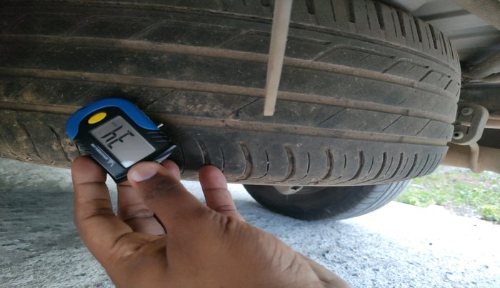 2022 Mahindra MARAZZO M2 7STR, Diesel, Manual, 2,43,752 km, tyre