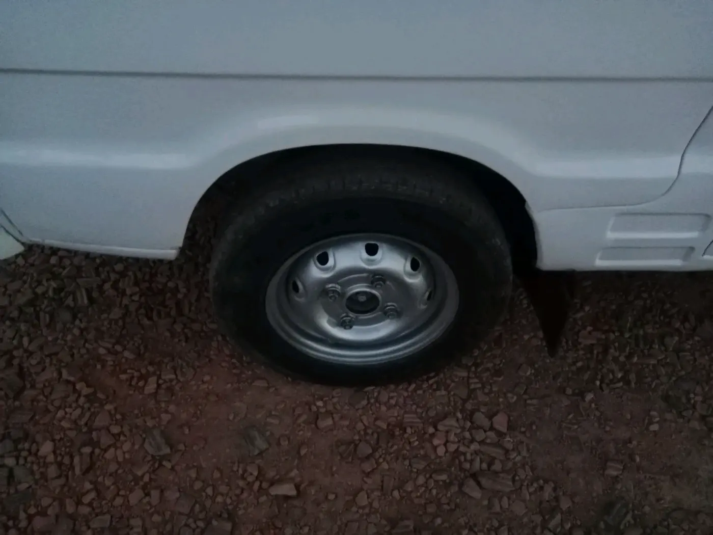 2017 Maruti OMNI E 8 STR, Petrol, Manual, 94,007 km, tyre