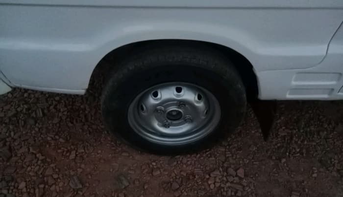 2017 Maruti OMNI E 8 STR, Petrol, Manual, 94,007 km, tyre