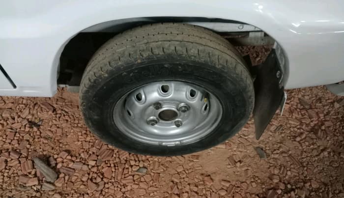 2017 Maruti OMNI E 8 STR, Petrol, Manual, 94,007 km, tyre