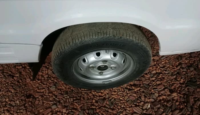 2017 Maruti OMNI E 8 STR, Petrol, Manual, 94,007 km, tyre