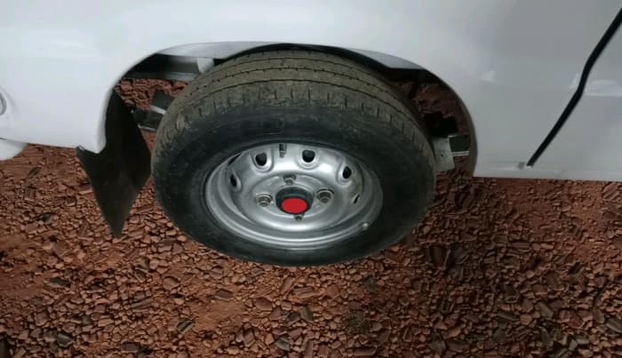 2017 Maruti OMNI E 8 STR, Petrol, Manual, 94,007 km, tyre