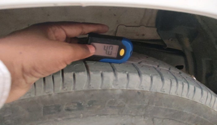 2019 Toyota Innova Crysta 2.4 G 7 STR, Diesel, Manual, 1,58,125 km, tyre