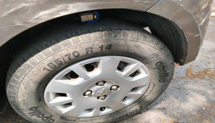 2012 Hyundai i20 MAGNA (O) 1.2, Petrol, Manual, 1,71,956 km, tyre