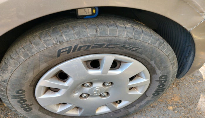 2012 Hyundai i20 MAGNA (O) 1.2, Petrol, Manual, 1,71,956 km, tyre