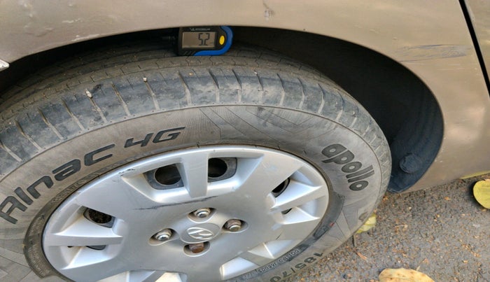 2012 Hyundai i20 MAGNA (O) 1.2, Petrol, Manual, 1,71,956 km, tyre