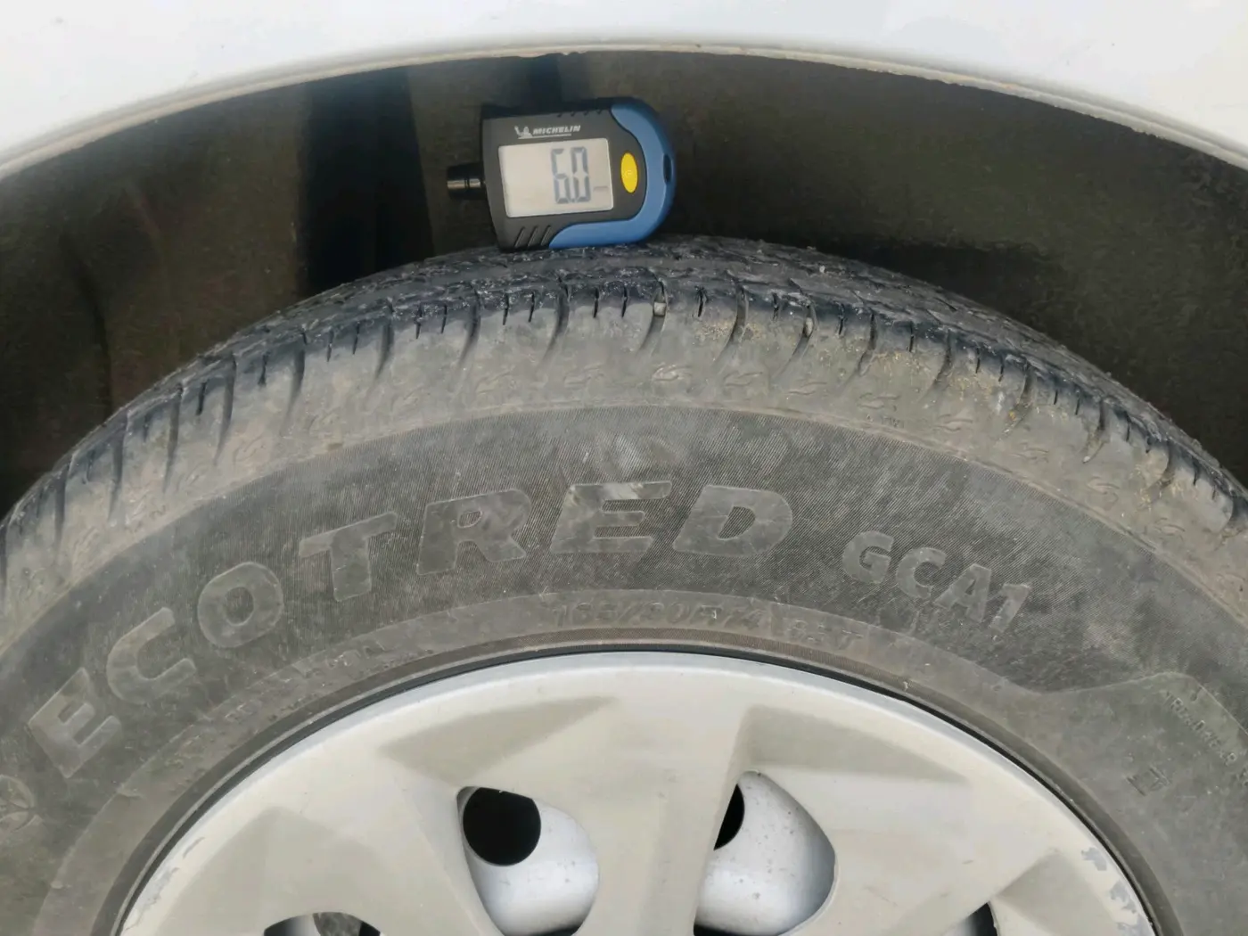 2025 Maruti Swift LXi, Petrol, Manual, 9,896 km, tyre