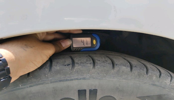 2013 Hyundai i20 SPORTZ 1.4 CRDI, Diesel, Manual, 1,76,011 km, tyre