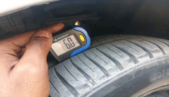 2013 Maruti OMNI E 8 STR, Diesel, Manual, 1,08,330 km, tyre