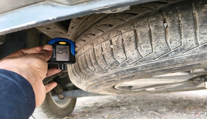 2015 Hyundai Santa Fe 2 WD AT, Diesel, Automatic, 1,25,153 km, tyre