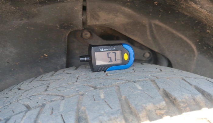 2021 Tata Harrier XZA 2.0L, Diesel, Automatic, 1,04,979 km, tyre