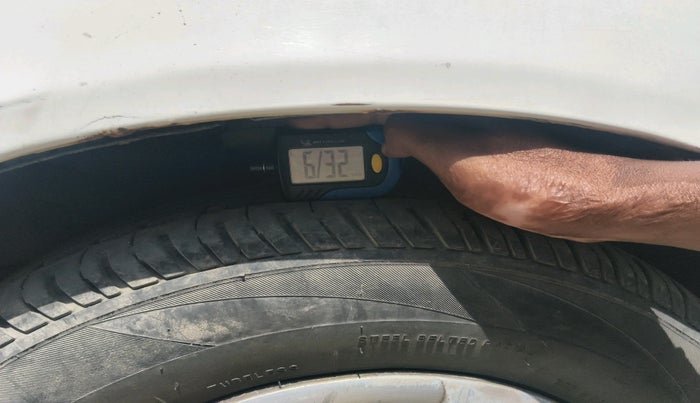 2011 Hyundai Accent GLE, Petrol, Manual, 61,223 km, tyre