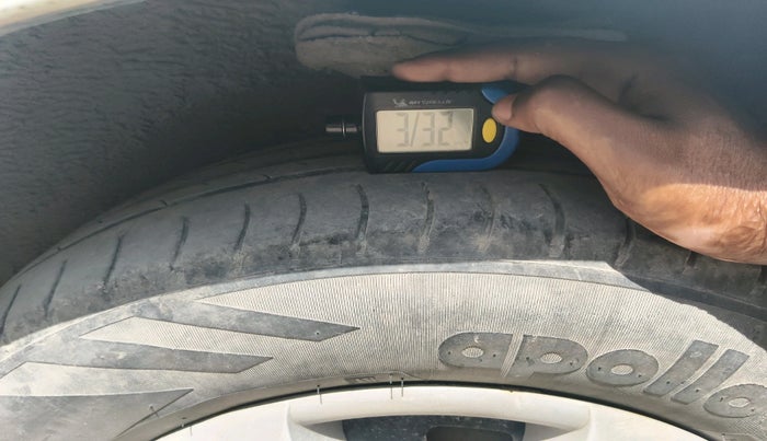 2011 Hyundai Accent GLE, Petrol, Manual, 61,223 km, tyre