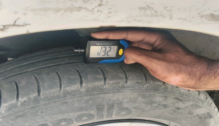 2011 Hyundai Accent GLE, Petrol, Manual, 61,223 km, tyre