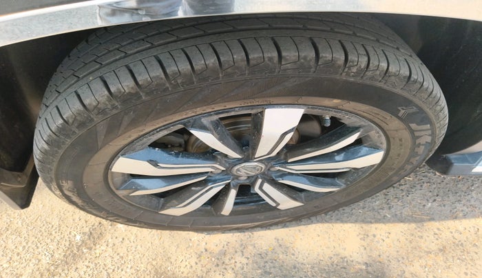 2020 MG HECTOR PLUS SHARP 2.0 DIESEL TURBO MT 6-STR, Diesel, Manual, 38,937 km, tyre