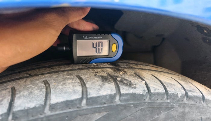 2012 Chevrolet Beat LT PETROL, Petrol, Manual, 46,010 km, tyre