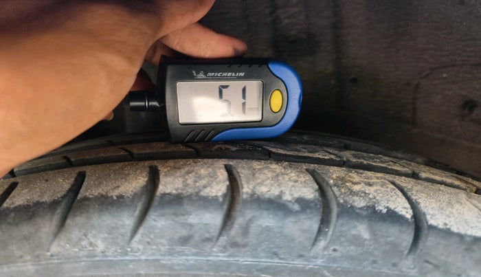 2012 Chevrolet Beat LT PETROL, Petrol, Manual, 46,010 km, tyre