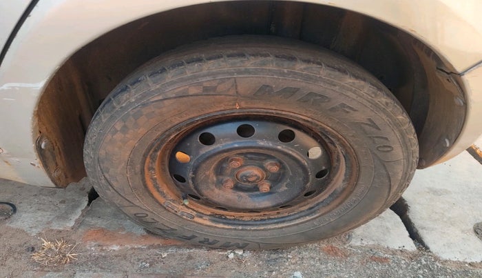 2011 Maruti Swift VDI, Diesel, Manual, 1,67,240 km, tyre