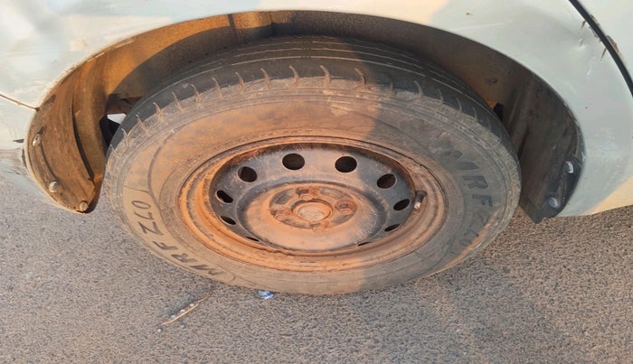 2011 Maruti Swift VDI, Diesel, Manual, 1,67,240 km, tyre