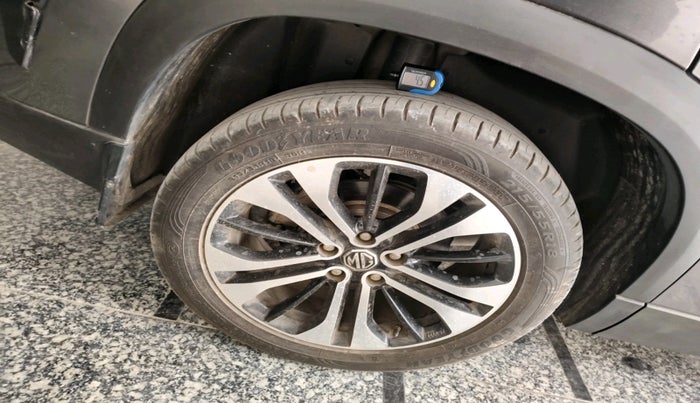 2021 MG HECTOR SHARP 1.5 PETROL CVT, Petrol, Automatic, 40,350 km, tyre