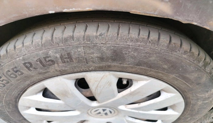 2016 Volkswagen Polo COMFORTLINE 1.5L, Diesel, Manual, 2,10,109 km, tyre