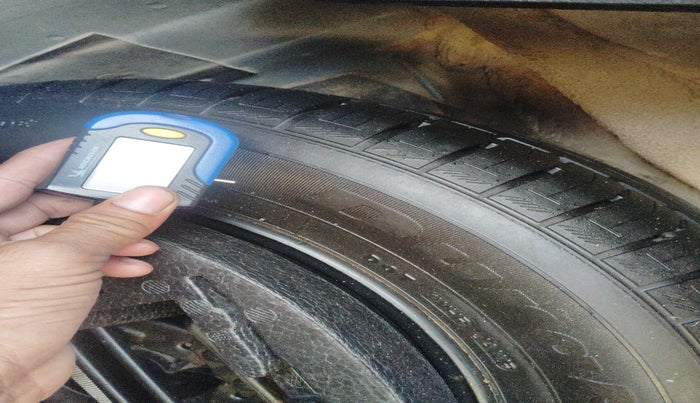 2017 Volkswagen Ameo COMFORTLINE 1.5L, Diesel, Manual, 1,56,923 km, tyre