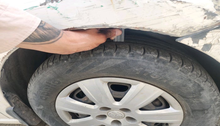 2011 Volkswagen Vento TRENDLINE 1.6, Petrol, Manual, 98,833 km, tyre